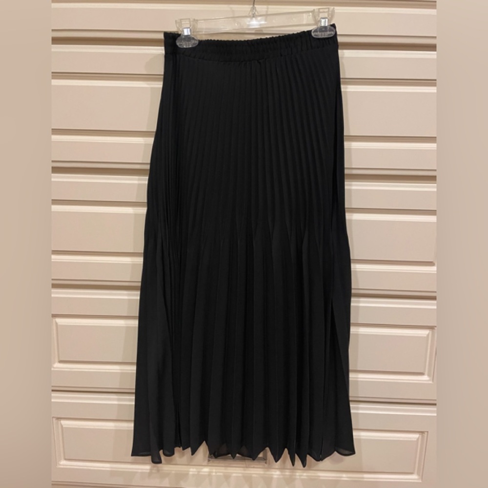 Max Studio black pleated skirt, size S